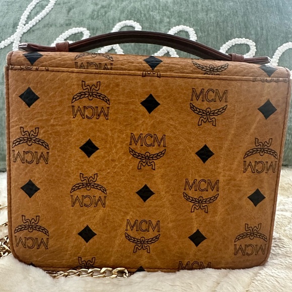 Authentic MCM made in Germany in preowned good condition. - Picture 4 of 11